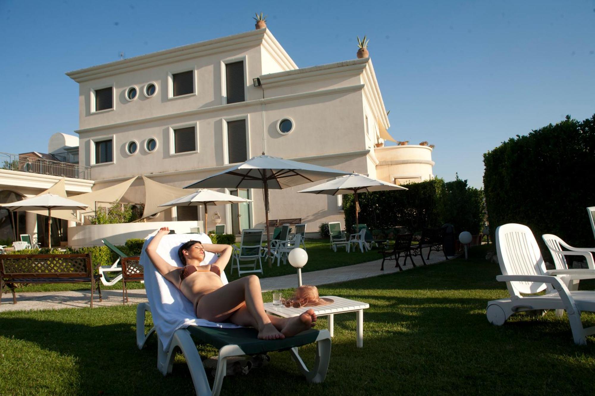 Hotel D'Altavilla Canosa di Puglia Exterior photo